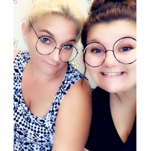 Profile Picture of Dawn Ackerman (@ackermanelesa) on Poshmark