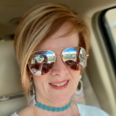 Profile Picture of Michele Willis (@southcheesehead) on Twitter