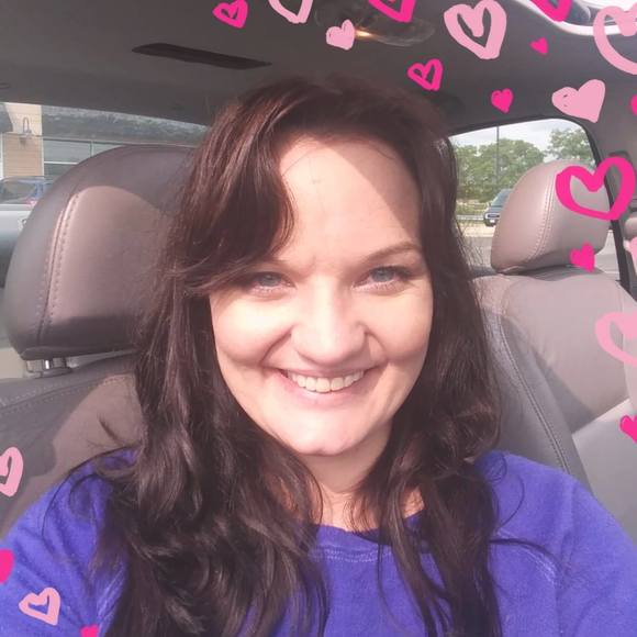Profile Picture of Danielle Dille (@dani112907) on Poshmark
