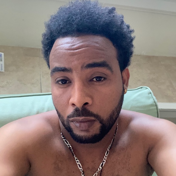 Profile Picture of Abel Tekleab (@abeltekleab) on Poshmark