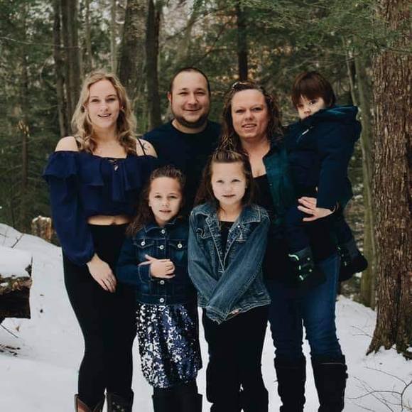 Profile Picture of Lisa Wheeler (@lisawheeler777) on Poshmark