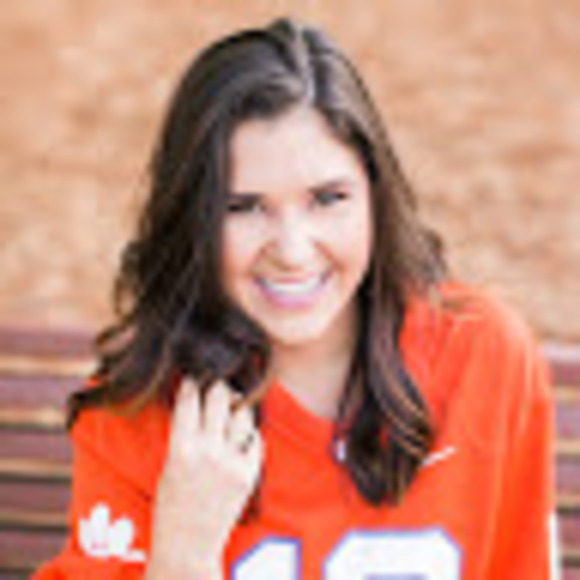 Profile Picture of Allyson Swygert (@amswygert) on Poshmark