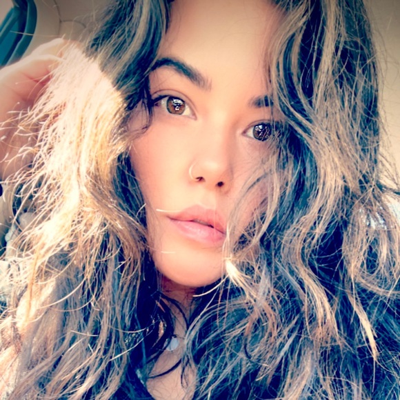 Profile Picture of Renee Kawamoto (@renee_kawamoto) on Poshmark