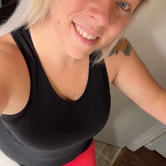 Profile Picture of Michaela Kemp (@mkemp12) on Poshmark