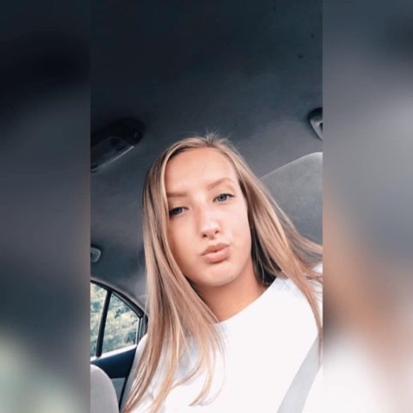 Profile Picture of Brianne Dailey (@littleestoria2) on Poshmark