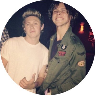 Profile Picture of Team Grimmie \|/⇞ (@BYE_5SOS_HWE) on Twitter
