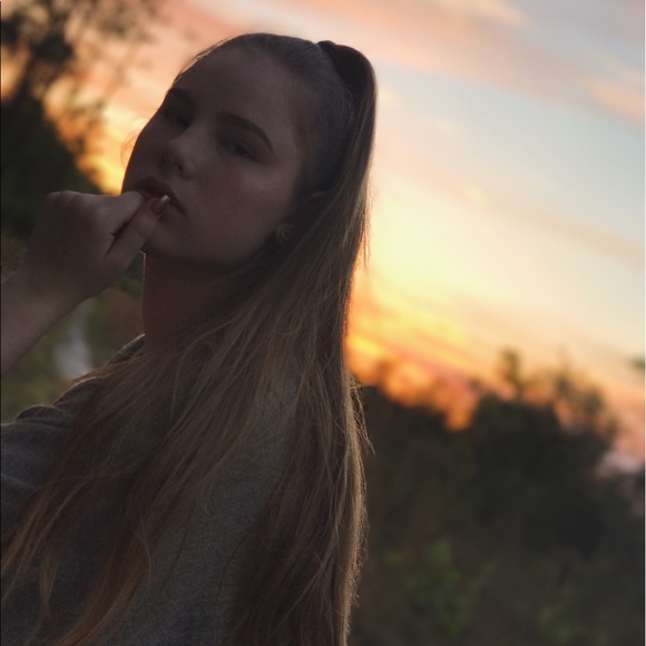 Karen Zimardo - Poshmark Profile Picture of Karen Zimardo (@kezimardo) on Poshmark