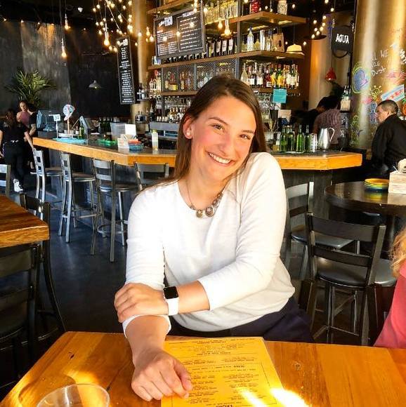 Profile Picture of Anna Curcuru (@annacurcuru) on Poshmark