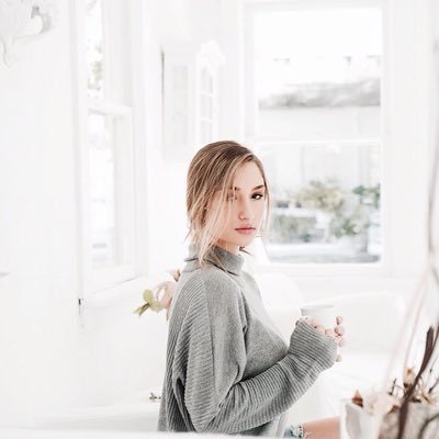 Profile Picture of MONA-LISA SAPERSTEIN (@gtgemilia) on Twitter