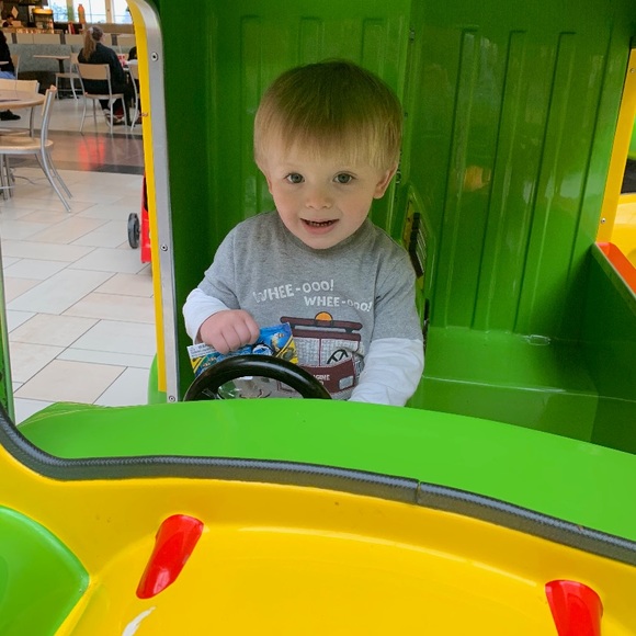 Profile Picture of Sage Ostergren (@swallahmakids) on Poshmark