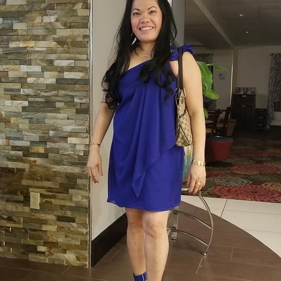 Profile Picture of Nicole Mutty (@nicolemutty) on Poshmark
