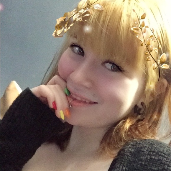 Profile Picture of Eternity Nozewski (@eternitymarie) on Poshmark