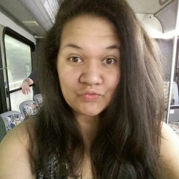Profile Picture of Lilinoe Keahi (@lk266) on Poshmark