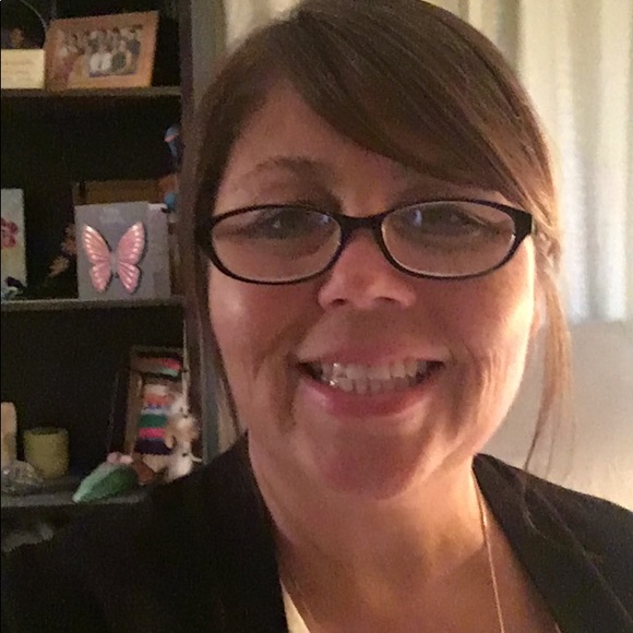 Profile Picture of Cassandra Bonnette (@cassie_1012) on Poshmark