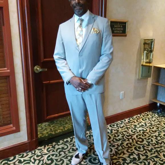 Profile Picture of Julian Randall (@julianrandal526) on Poshmark