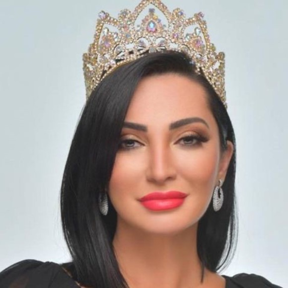 Profile Picture of Siba Makkaoui (@mekkaouis) on Poshmark