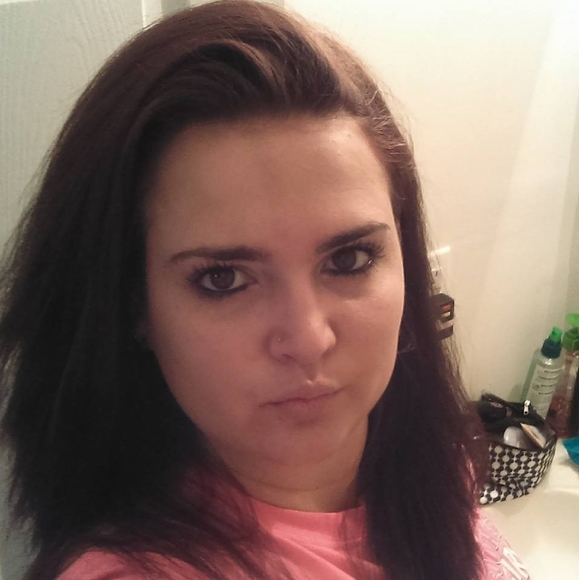 Profile Picture of Misty Tomkins (@mmts1234) on Poshmark
