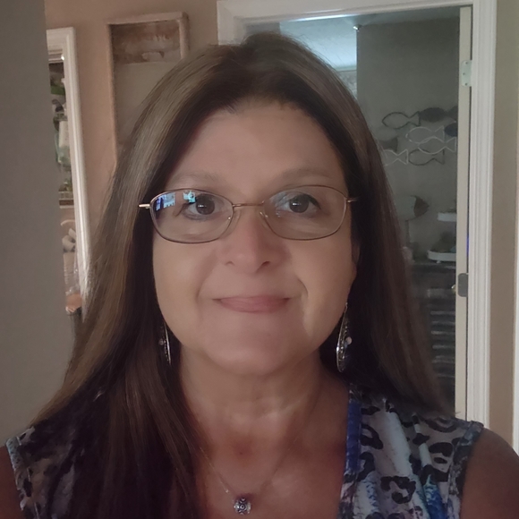 Profile Picture of Kellie Mckay-trantham (@kdmeese) on Poshmark
