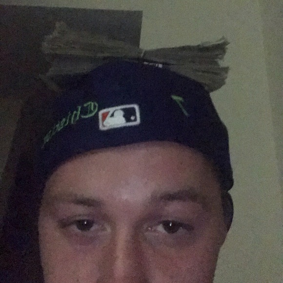 Profile Picture of Christian Avera (@christianguwop7) on Poshmark