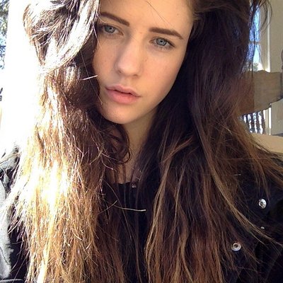 Profile Picture of Alice McGuire (@xxcuze) on Twitter