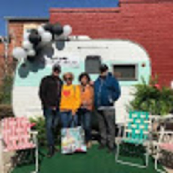 Profile Picture of Walker Scott llc (@walkerllc543) on Poshmark