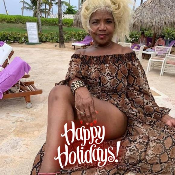 Profile Picture of Paula Hall (@casellas12) on Poshmark