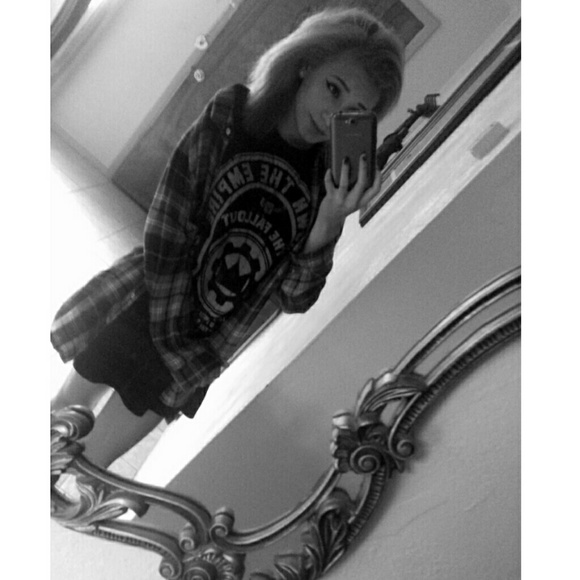 Profile Picture of Bianca Centeno (@biancabcc) on Poshmark