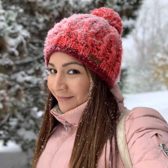 Profile Picture of Alejandra Quijano (@alejandraquijan) on Poshmark