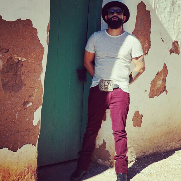 Profile Picture of Chris Robles (@coren1013) on Poshmark