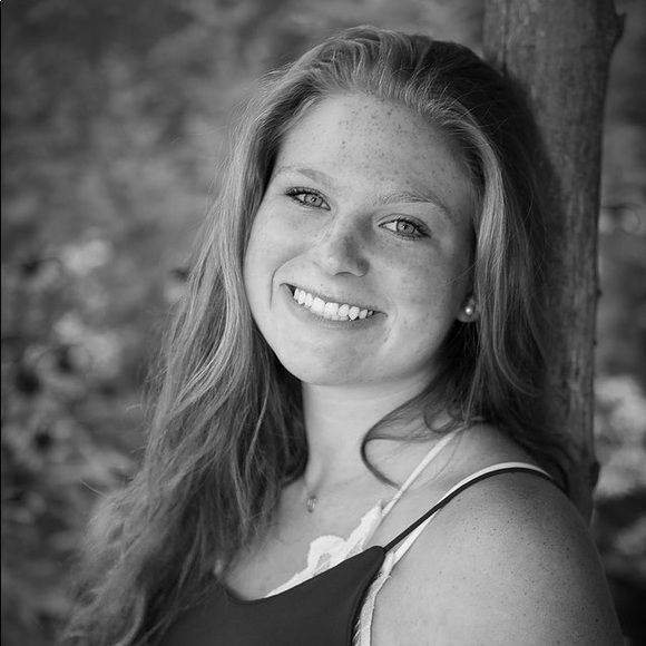 Profile Picture of Caitlin Newton (@crnewt11) on Poshmark