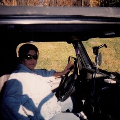 Profile Picture of Vicki Lint (@vickilynn42) on Twitter