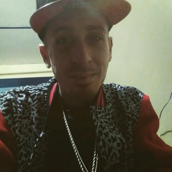 Profile Picture of Otniel Rivas (@elihu10) on Poshmark