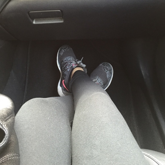 Profile Picture of Sandy Barrera (@123san) on Poshmark