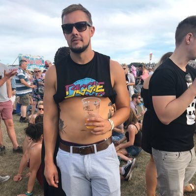 Profile Picture of Tom Savidge (@TomSavidge) on Twitter