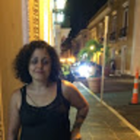 Profile Picture of Amy Carluccio (@amy_carluccio) on Poshmark