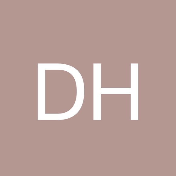 Profile Picture of Derek Howell (@derekh645) on Poshmark