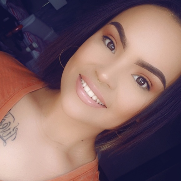 Anahi Castilleja - Poshmark Profile Picture of Anahi Castilleja (@niinii94) on Poshmark