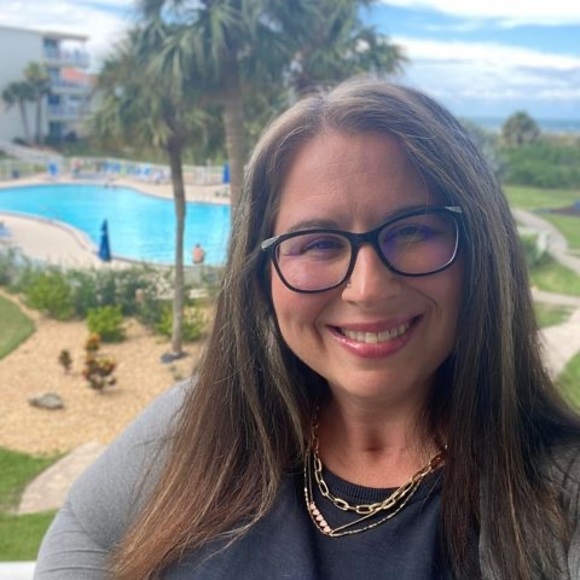 Profile Picture of Rachel Pearson (@rfpearson) on Poshmark