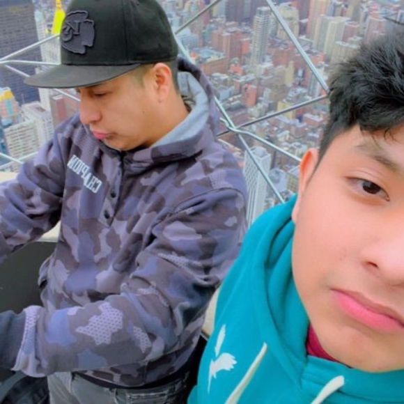 Profile Picture of Alexander Quezada leon (@pruebamanco39) on Poshmark