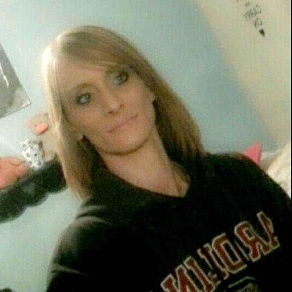 Profile Picture of Tracy Leakey (@itsahelluvalife) on Poshmark