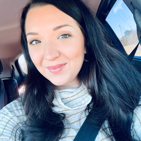 Profile Picture of Haley Sides (@hayhay140) on Poshmark