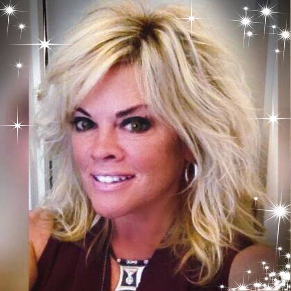 Profile Picture of Kimberly Battistone (@k_battistone) on Poshmark