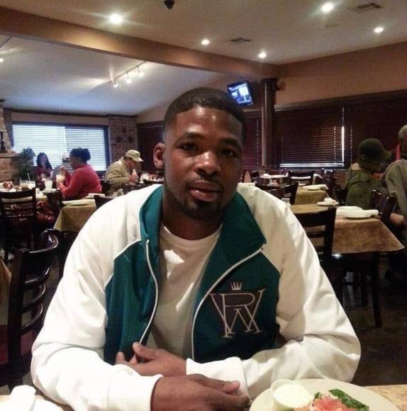 Profile Picture of Quenton Vessel (@quentonvessel) on Poshmark