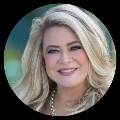 Profile Picture of Lara Wade (@larawadem) on Twitter