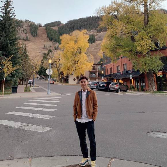 Profile Picture of John Harry (@113harryjohn113) on Poshmark
