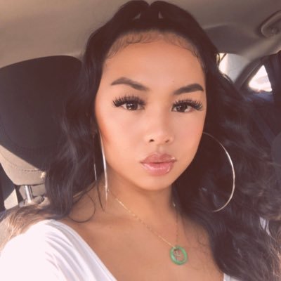 Profile Picture of M. (@malena_jasmine) on Twitter