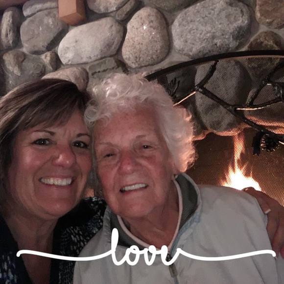 Profile Picture of Maureen Confalone (@mconfalone) on Poshmark