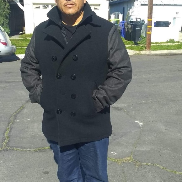 Profile Picture of Apolonio Samson (@poloscloset) on Poshmark