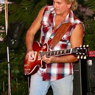 Profile Picture of scotthensleyscott (@@scotthensley) on Tiktok