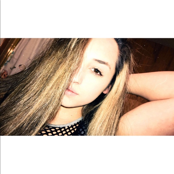 Profile Picture of Sara Riddle (@riddle307) on Poshmark